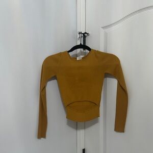 Aritzia Mustard Long Sleeve Crop Top belly opening size XS